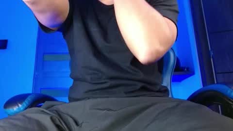 yourfavorite_bigclit online show from May 24, 11:38 am