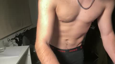 yourhotdude99 online show from March 24, 8:13 pm