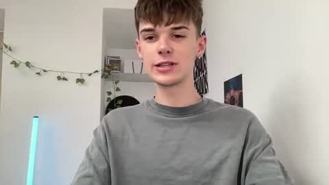 yoursweetyguy online show from July 2, 12:11 pm