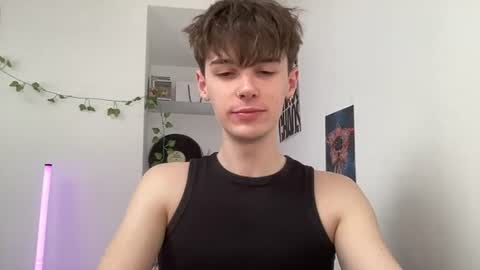 yoursweetyguy online show from June 24, 9:45 am