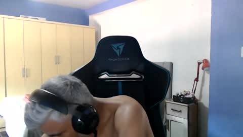 yourtoytoyoumaster3 online show from November 28, 2:41 pm