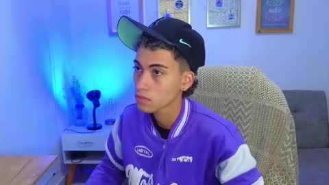 yulian_vasquez online show from December 2, 12:30 pm