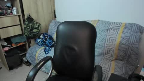 yurii_moody online show from March 12, 12:02 pm