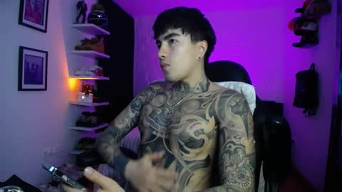 zac_muller1 online show from March 20, 7:01 am