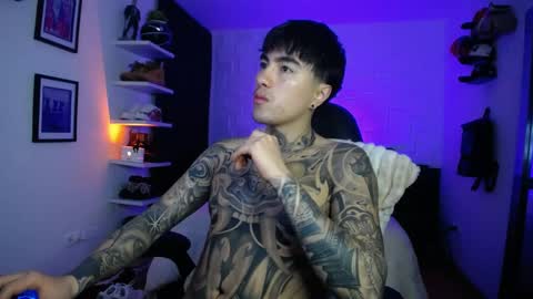 zac_muller1 online show from April 18, 11:00 am