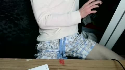 zacbro_99 online show from June 24, 1:52 am