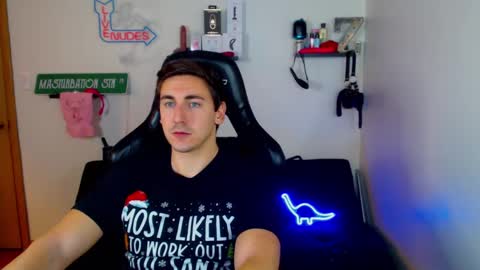 Snapshot of zach_rhyder chatting on December 25, 1:53 am Zach Rhyder online show from December 25, 1:53 am
