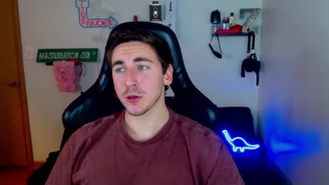 Snapshot of zach_rhyder chatting on January 6, 12:16 am Zach Rhyder online show from January 6, 12:16 am