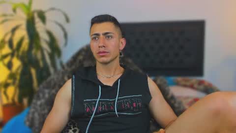 zachpri20 online show from July 22, 8:06 am