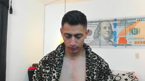 zachpri20 online show from January 2, 11:41 am