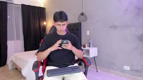 Samuel online show from June 22, 7:29 pm
