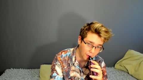 Ethan online show from June 20, 2:38 am
