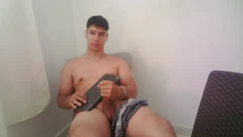 zeus_183 online show from July 28, 2:35 pm