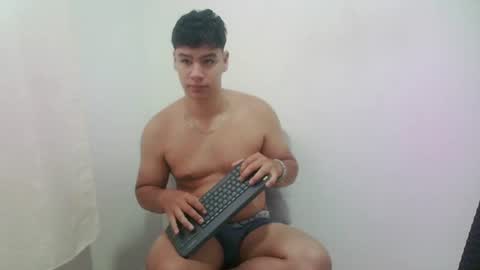 zeus_183 online show from July 25, 12:57 pm