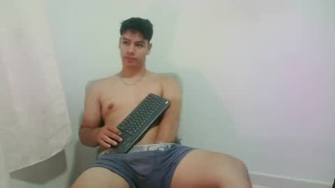 zeus_183 online show from July 28, 3:47 am