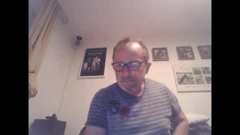 Zippi online show from November 18, 6:44 pm