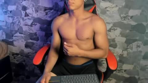 zyzz_1812 online show from May 23, 4:18 am