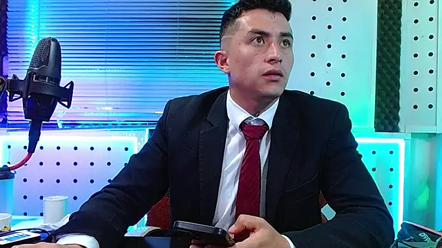 Darko0717 online show from April 12, 1:45 pm