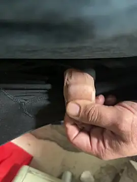 Snapshot of tank32s chatting on March 4, 7:41 am tank32s online show from March 4, 7:41 am