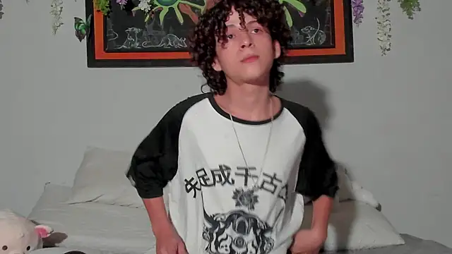 Cherry boy 18 online show from February 12, 1:09 am