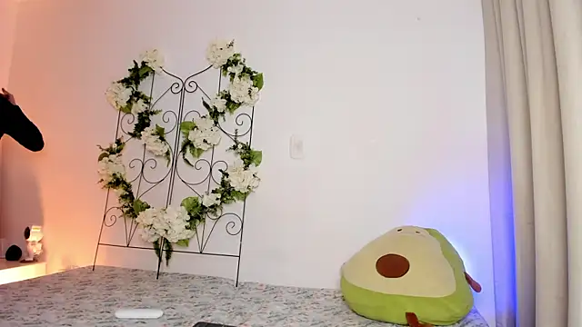 Jiggly   online show from September 16, 1:28 am