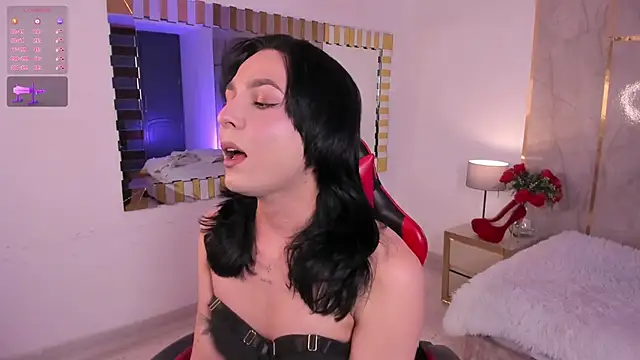 Jiggly   online show from June 3, 5:20 am
