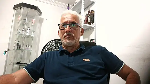 cenizo10124 online show from November 17, 9:18 pm