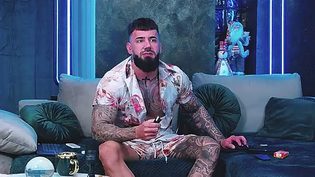 masterkingofmusclee online show from December 10, 10:38 pm