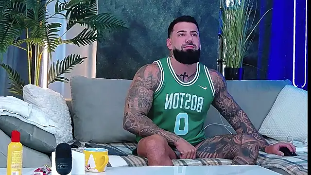 masterkingofmusclee online show from October 4, 7:02 am