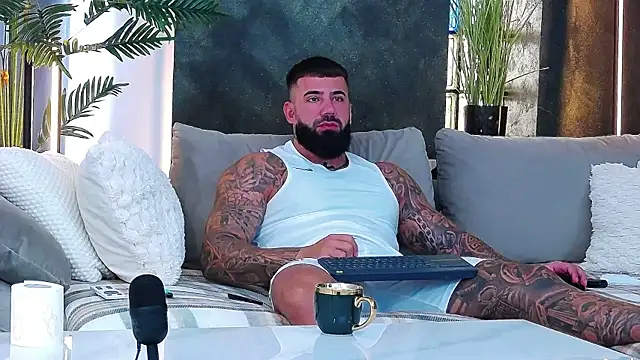 masterkingofmusclee online show from September 9, 7:08 am