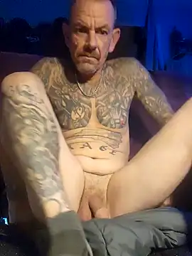 deepstroker42071 online show from January 14, 6:24 am