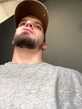 Heyoitskeyss online show from April 17, 9:50 pm