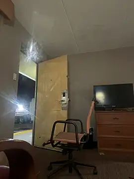 Stressreliever82 online show from April 6, 5:30 am