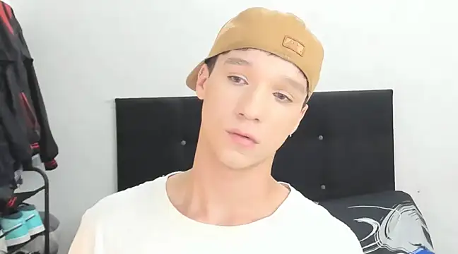 angelcortes online show from January 16, 11:04 am