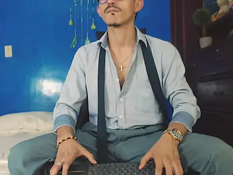 HomeAloneK online show from October 29, 8:34 pm