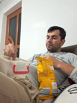 hornny1995 online show from October 10, 7:18 pm