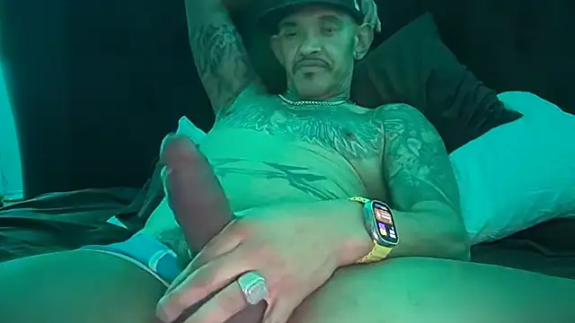 RoodoggXL online show from December 2, 4:59 am