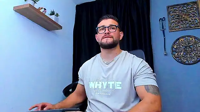 AndrewDiaz online show from February 2, 5:28 am