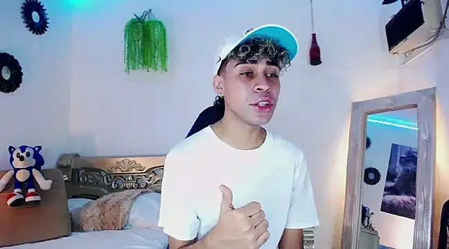 huge armound online show from February 1, 4:44 pm