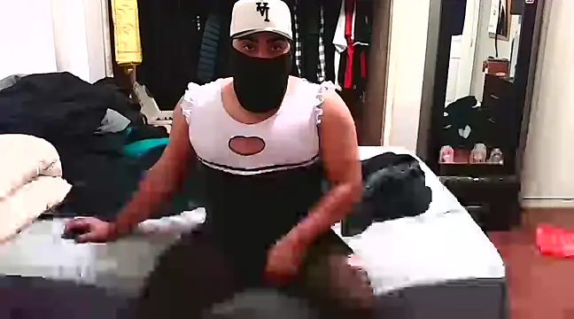 Snapshot of babykayla972 chatting on January 28, 12:11 pm babykayla972 online show from January 28, 12:11 pm