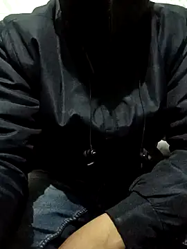 Alonesexyboy1 online show from February 2, 5:10 am