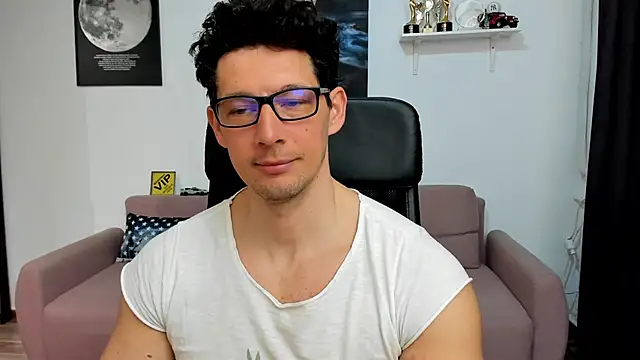 BrutusK08 online show from March 2, 7:15 am