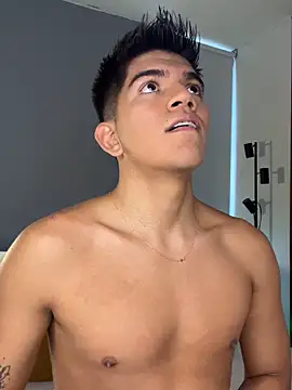 santiago 01 online show from March 18, 9:18 pm