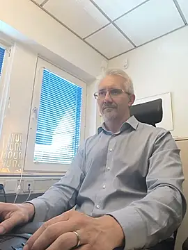 tom-swede online show from June 5, 1:06 pm