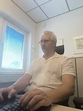 tom-swede online show from July 24, 1:29 pm