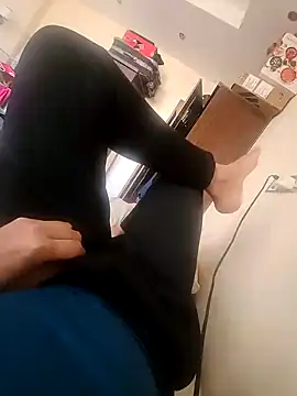 Snapshot of DesiRocco7 chatting on March 6, 3:24 am DesiRocco7 online show from March 6, 3:24 am