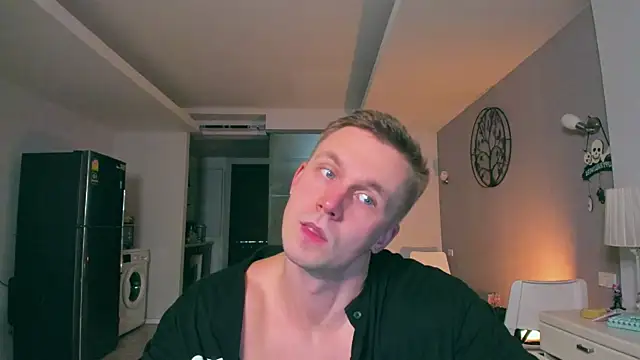 Samuel Andrew online show from November 21, 1:59 am