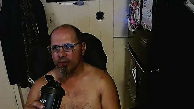 KrazyLegz online show from November 14, 11:39 pm