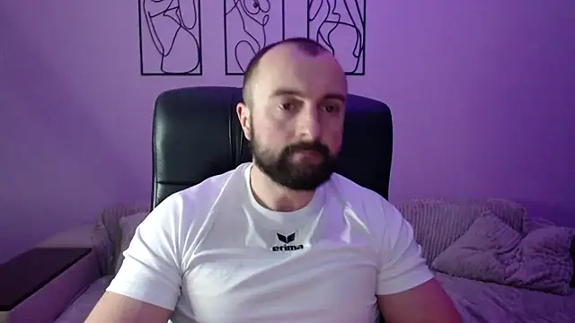 brindlefly6969 online show from January 8, 11:48 am