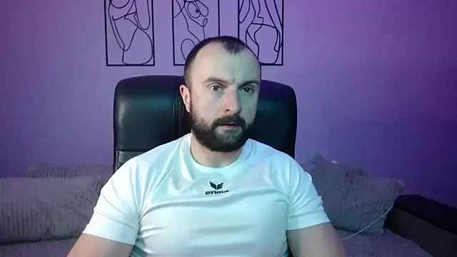 brindlefly6969 online show from April 11, 10:30 am